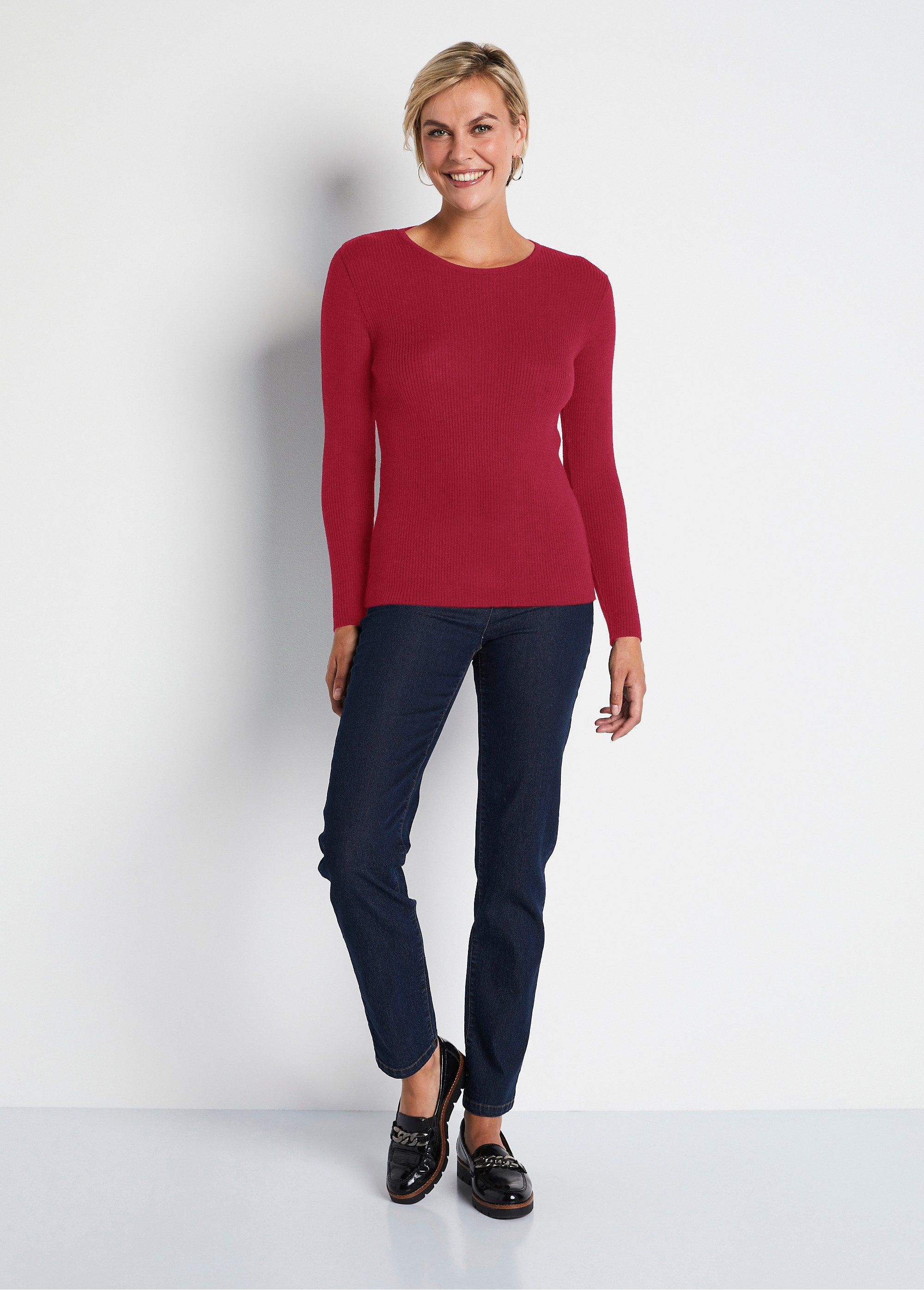 Warm_round_neck_merino_wool_sweater_Raspberry_SF1_slim