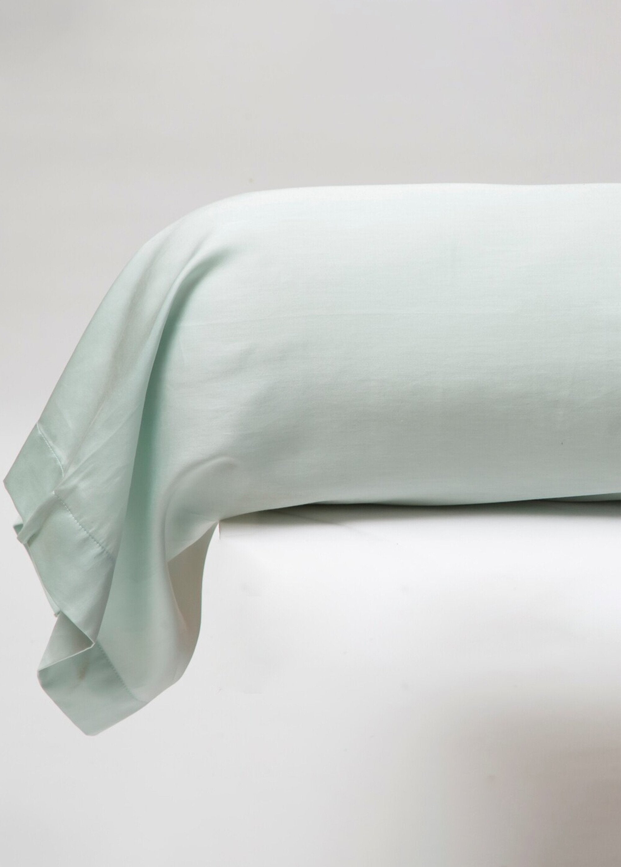 Cotton_satin_pillowcase_LYRIQUE_Water_green_DE1_slim