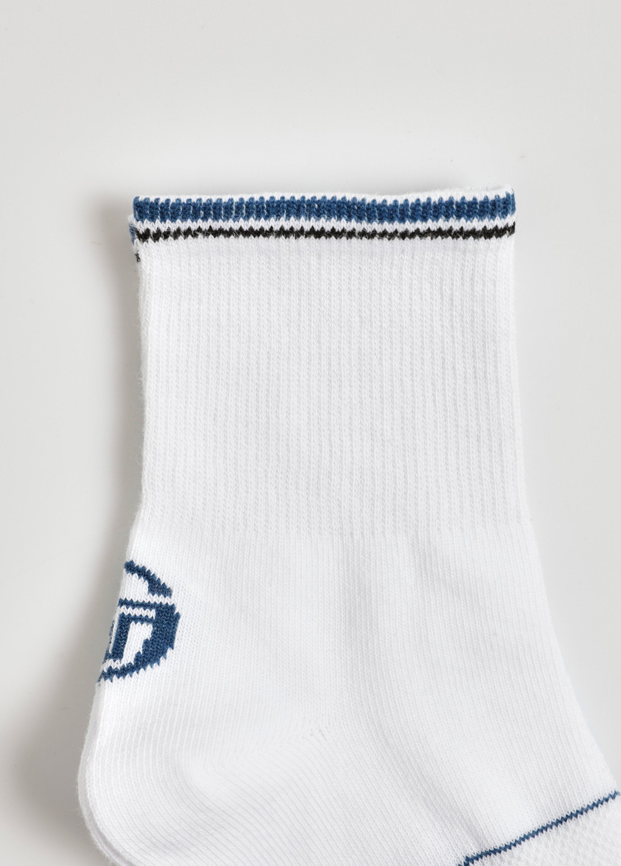 Pack_of_3_assorted_fancy_socks_Assorted_white_DE2_slim