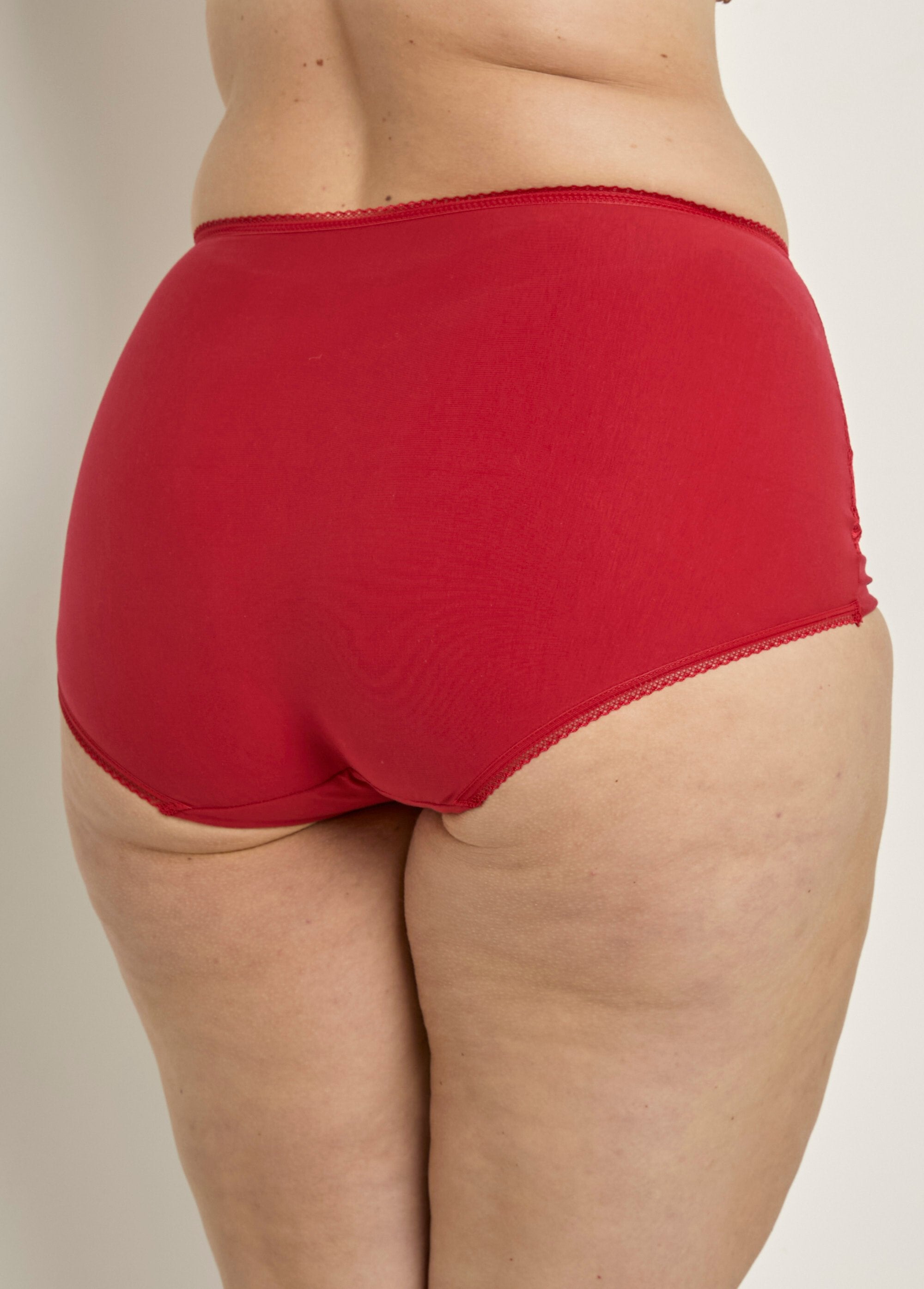 Miss_Mary®_-_High-waisted_lace_panty_girdle_Carmine_DO1_curvy