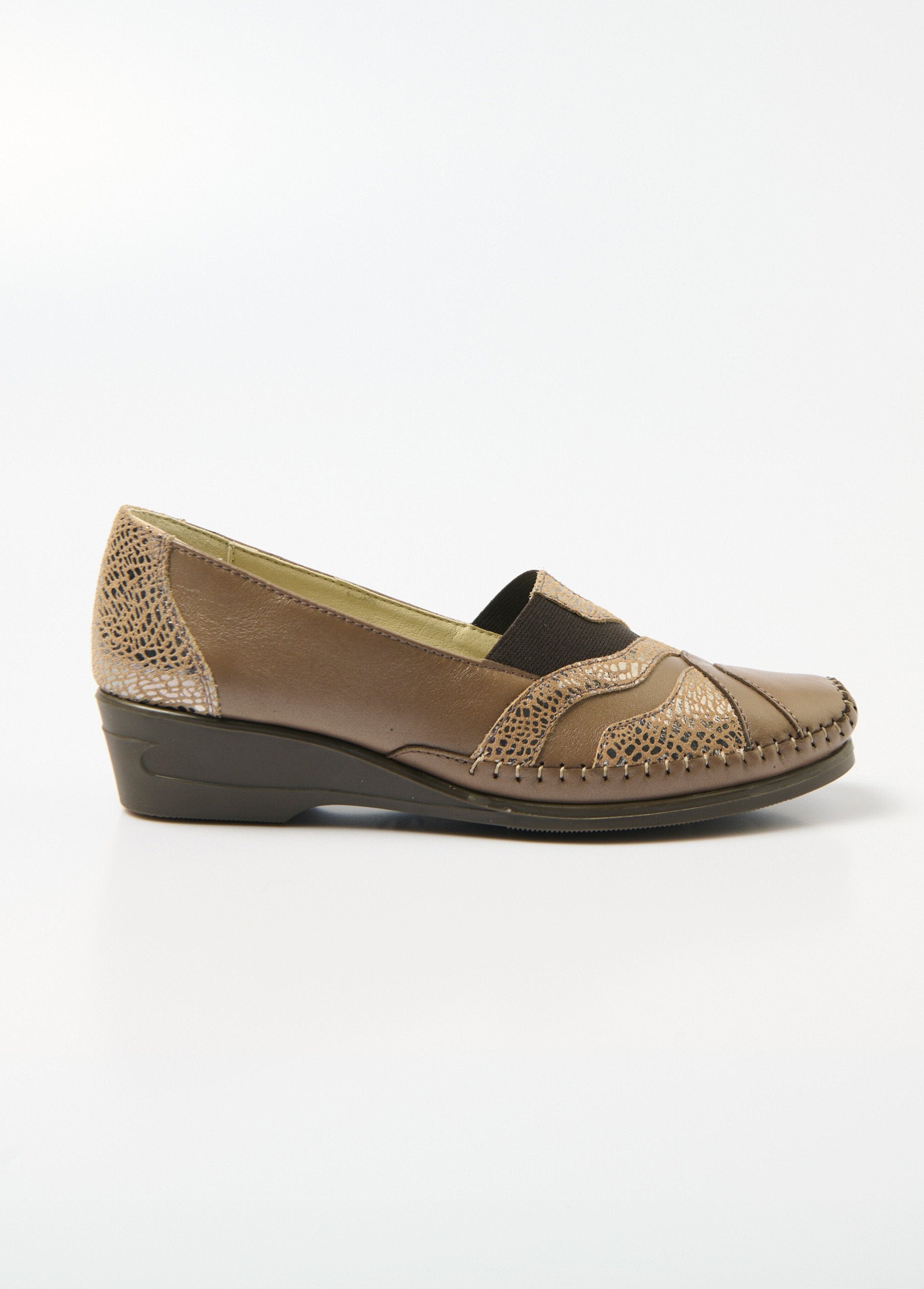 Elasticated_leather_loafers,_comfort_width_Bronze_DR1_slim