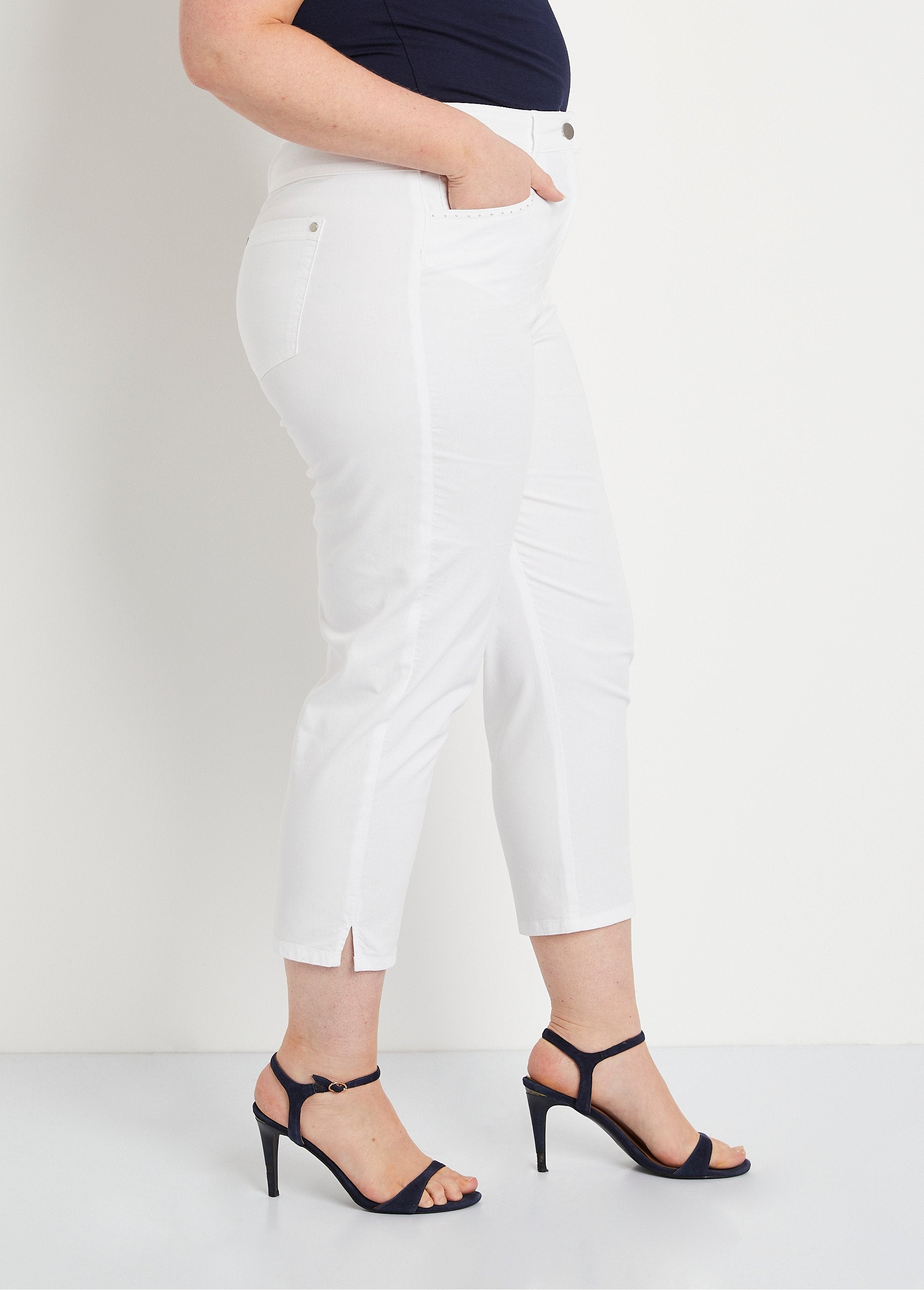 Cropped_trousers_with_elasticated_belt_and_5_pockets_White_DR1_curvy