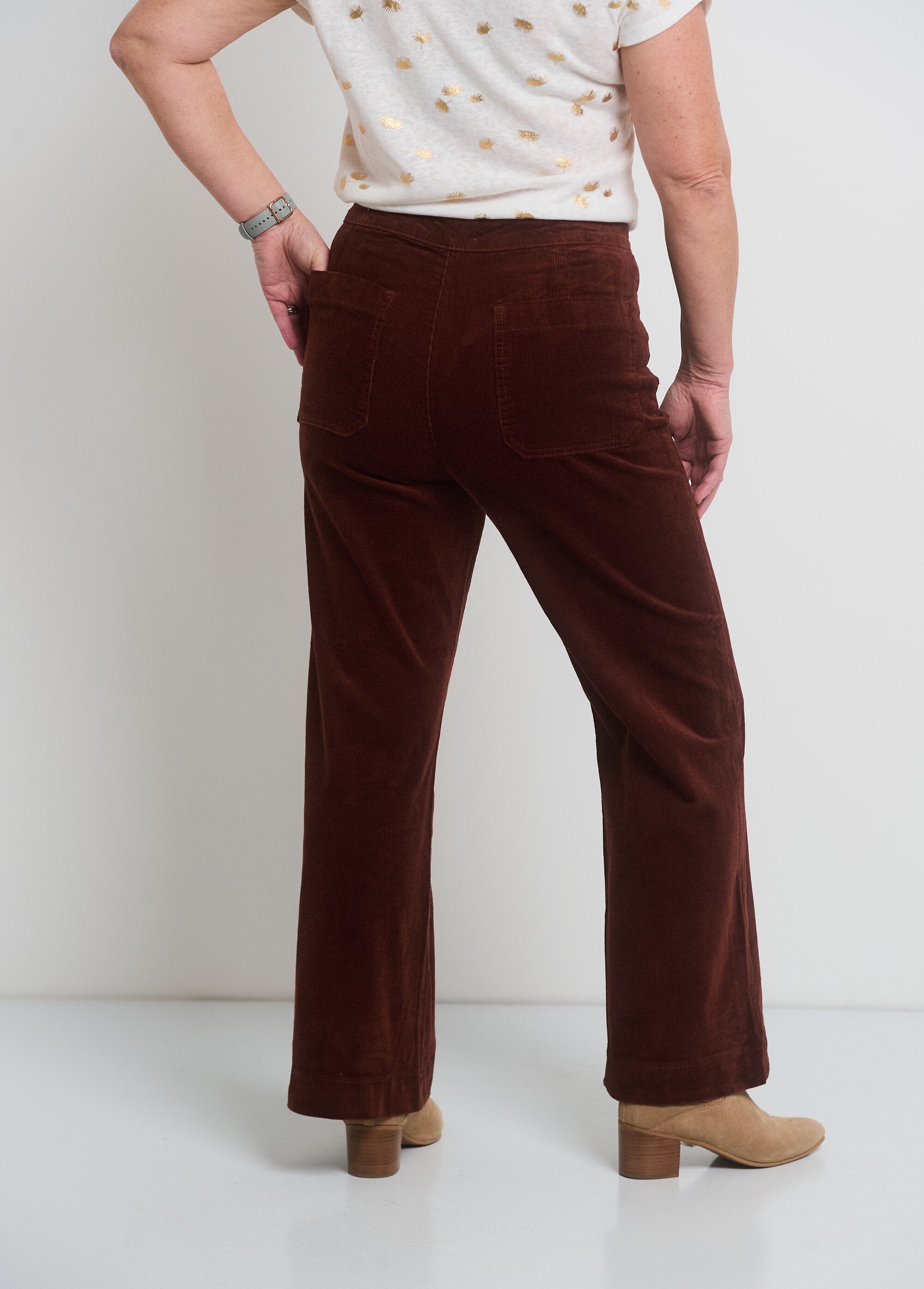 Pantalon_à_pont_en_velours_coupe_flare_Marron_DO1_slim