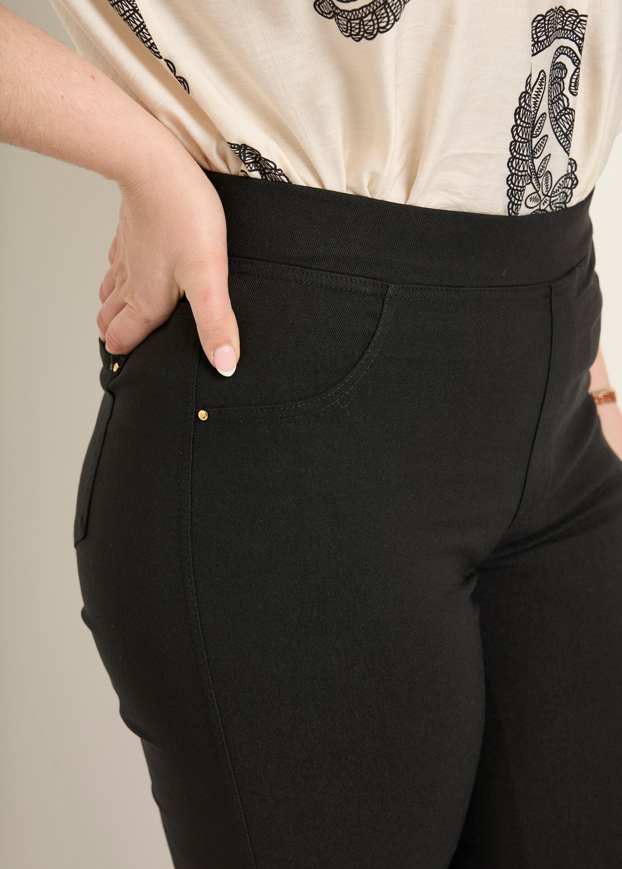 Stretch_pants_with_elasticated_waist_Black_DE1_curvy