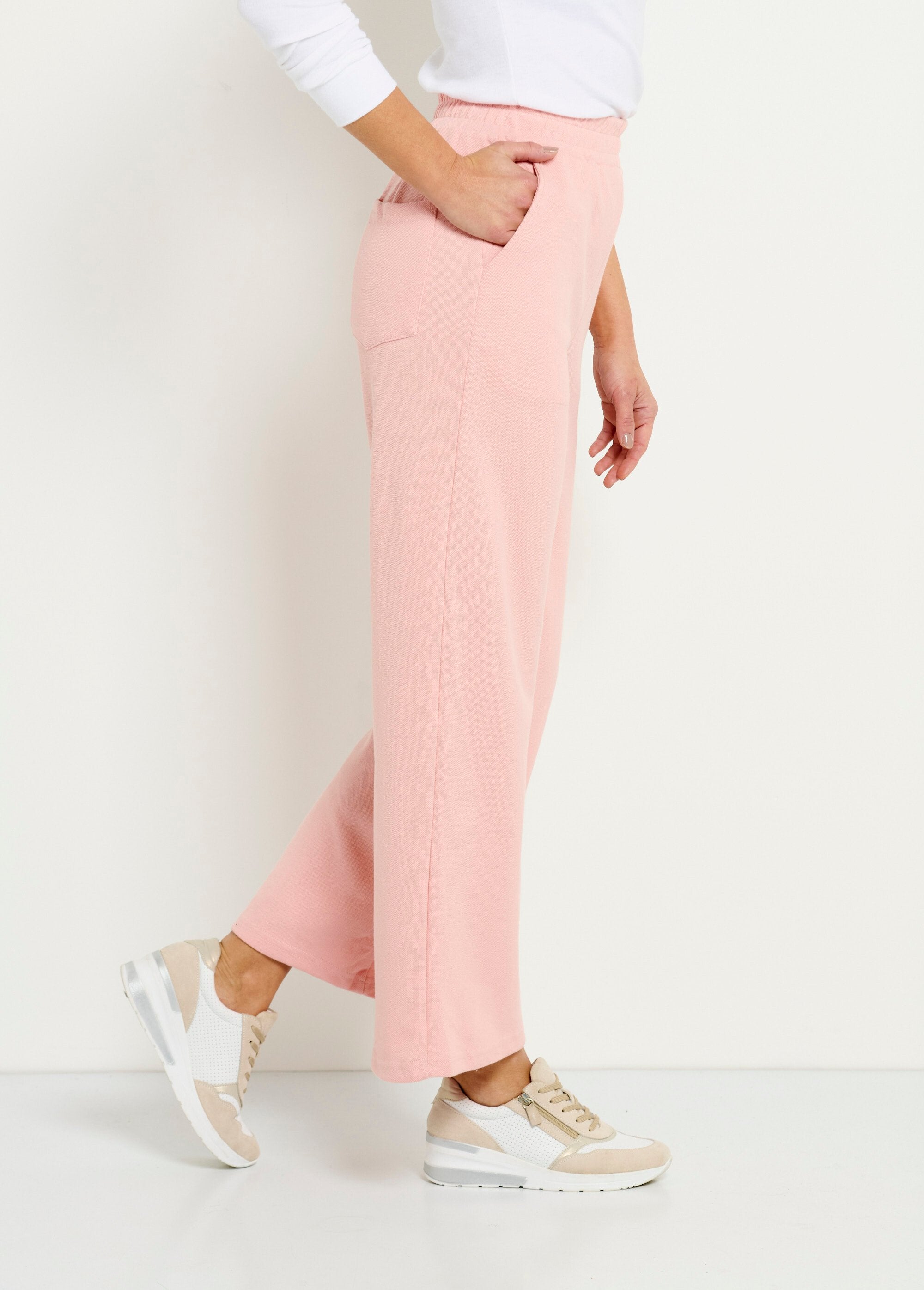 Wide_comfort_polo_knit_pants_Nude_pink_DR1_slim