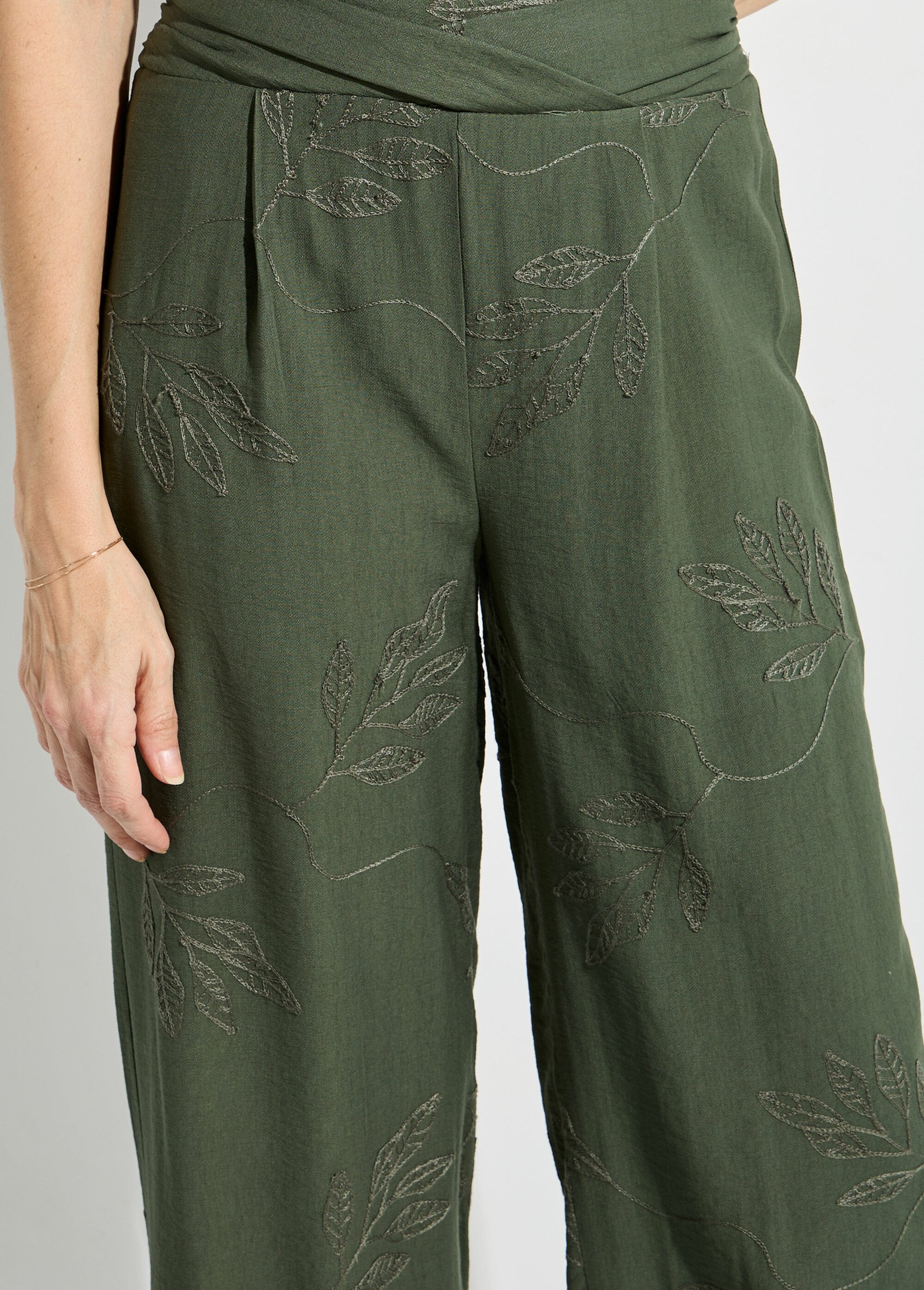 Wide-leg_elasticated_trousers_with_foliage_embroidery_Khaki_DE1_slim