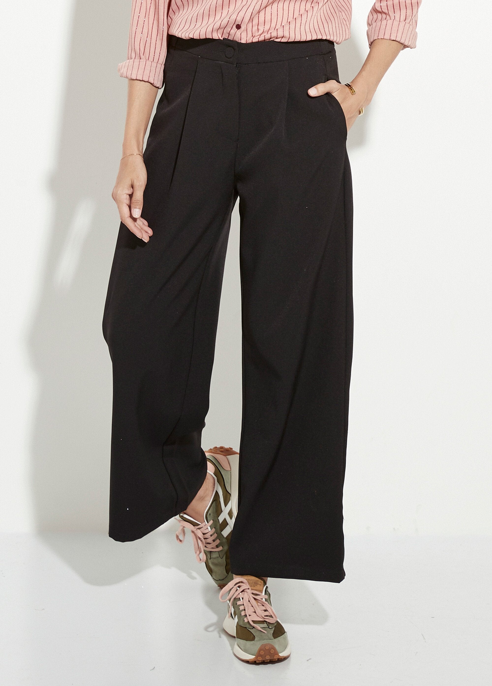 Elasticated_flowing_tailored_trousers_Black_FA1_slim