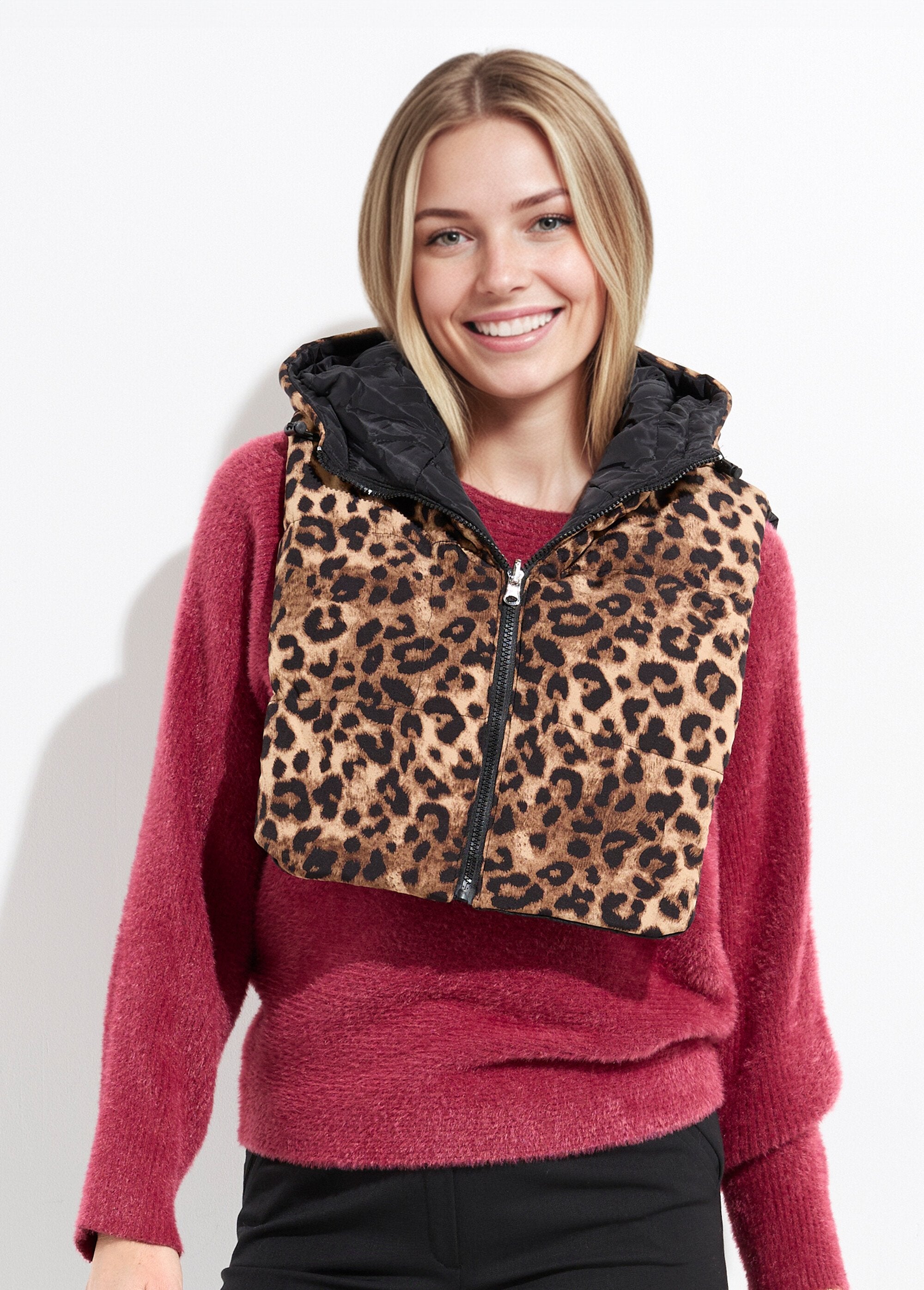 Hooded_quilted_zipped_bib_Leopard_FA1_slim
