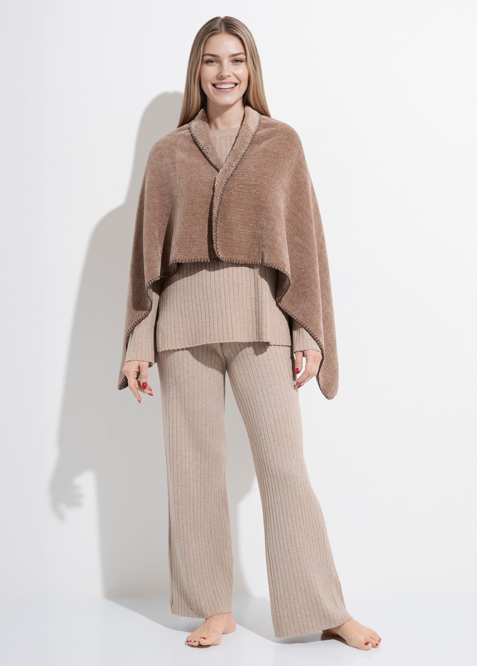 Button-on_shoulder_warmer_poncho_Mole_FA1_slim