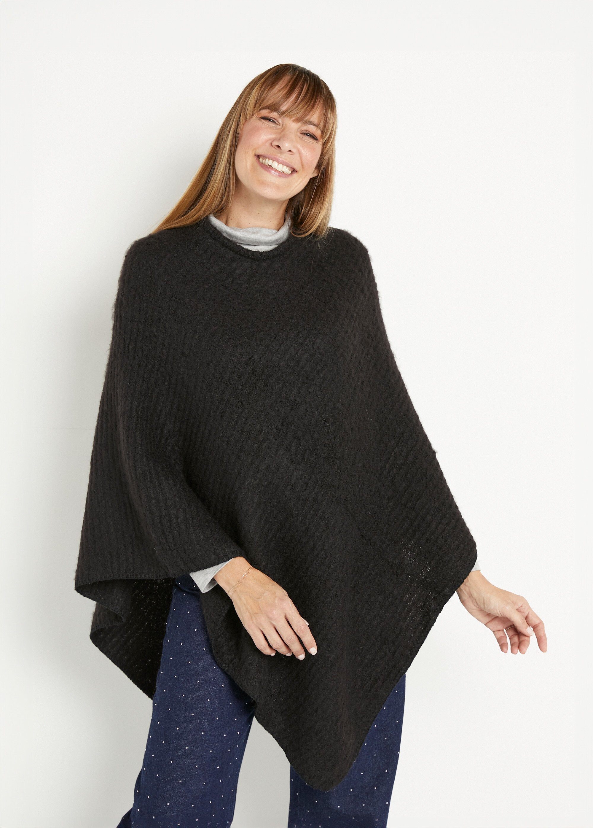 Warm_fluffy_knit_poncho_Black_FA1_slim