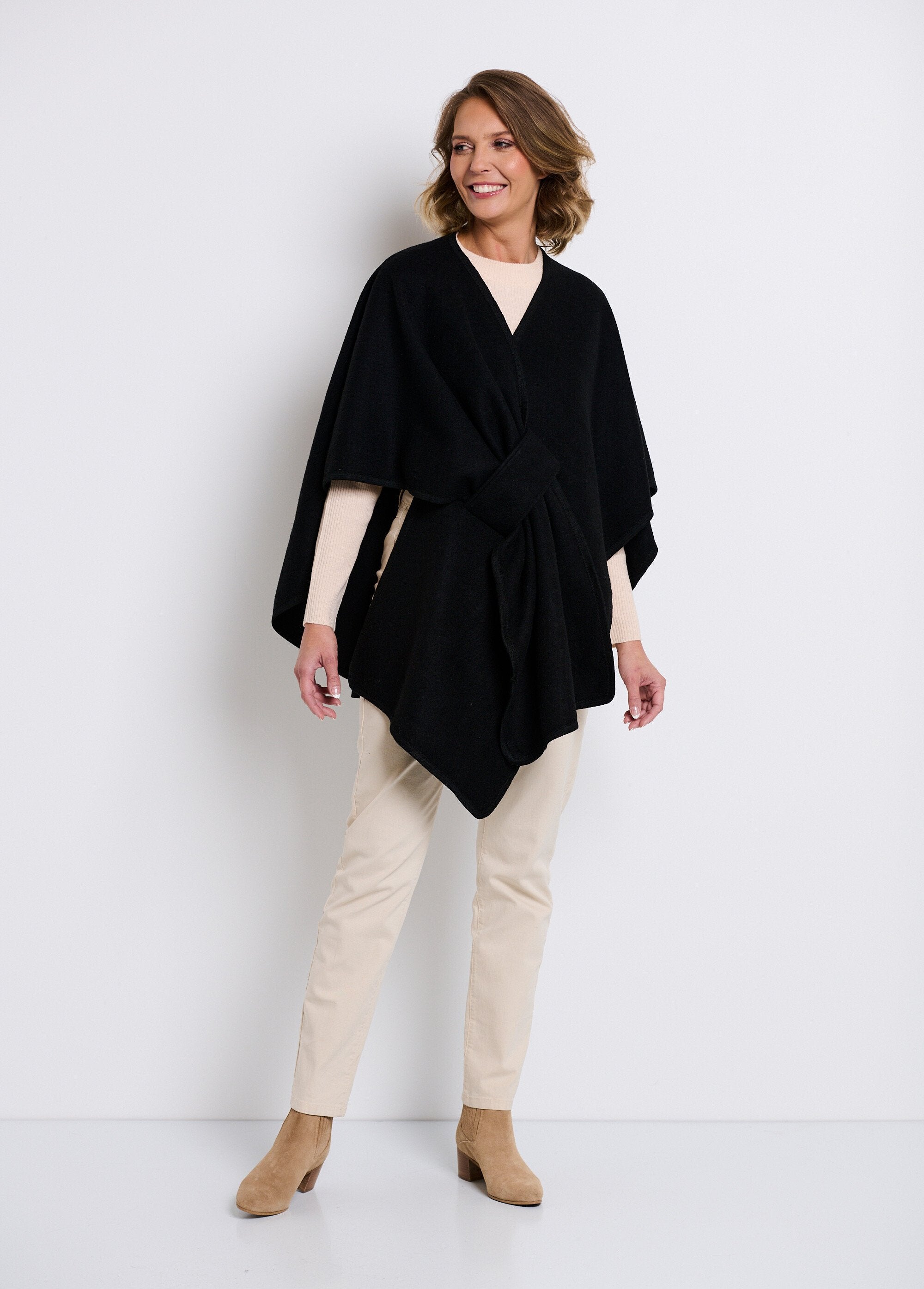 Poncho_in_warm_fabric_with_tone-on-tone_bias_Black_SF1_slim