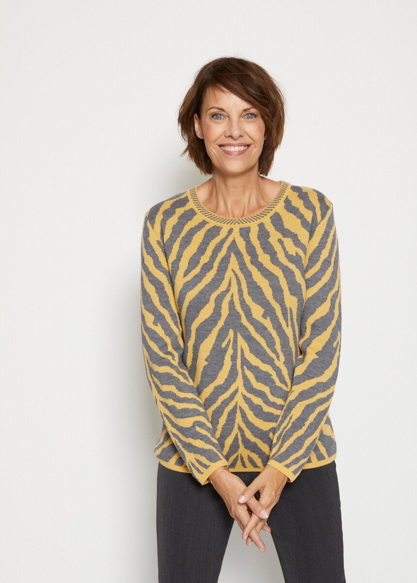 Fancy_zebra_jacquard_sweater_Honey_and_gray_FA1_slim