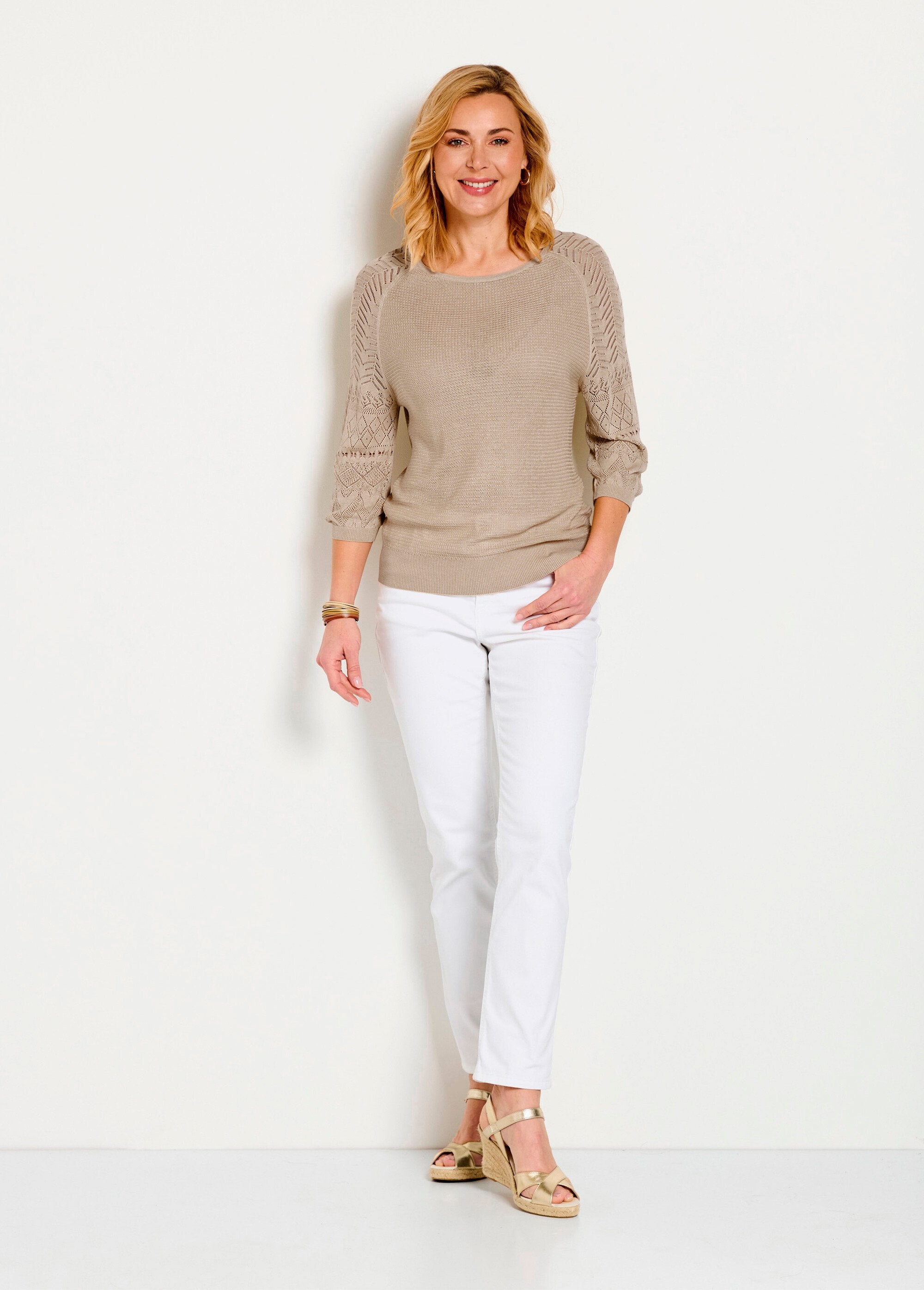 Lightweight_sweater_with_3/4_raglan_sleeves_and_round_neck_Beige_SF1_slim