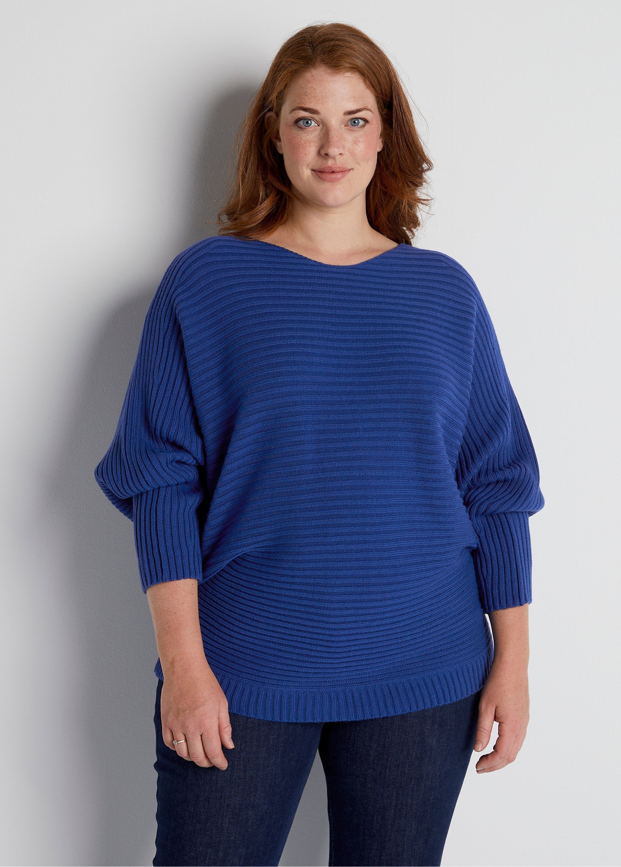 Ribbed_knit_sweater_with_batwing_sleeves_Blue_FA1_curvy