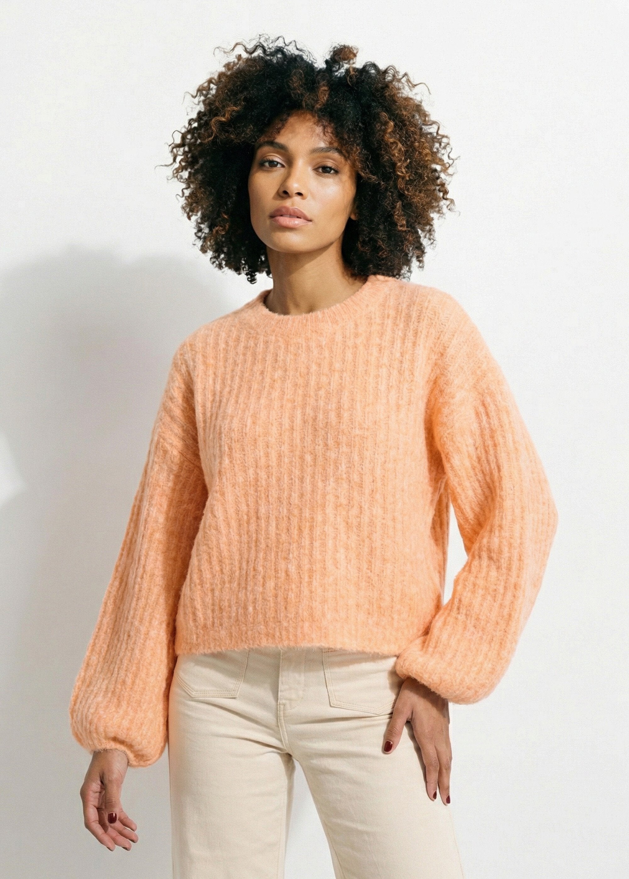 Loose_knit_sweater_with_puff_sleeves_Peche_FA1_slim