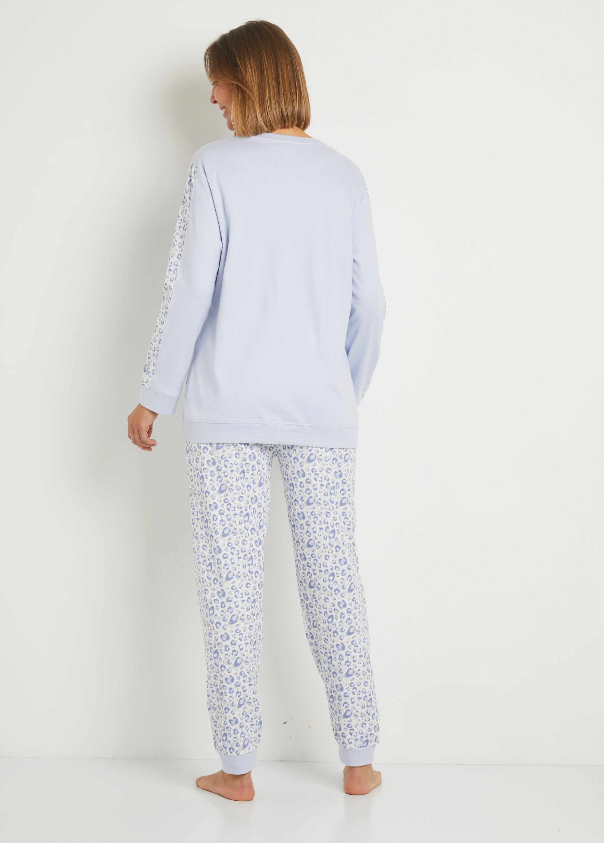 Long-sleeved_cotton_interlock_pyjamas_Blue_and_prints_DO1_slim