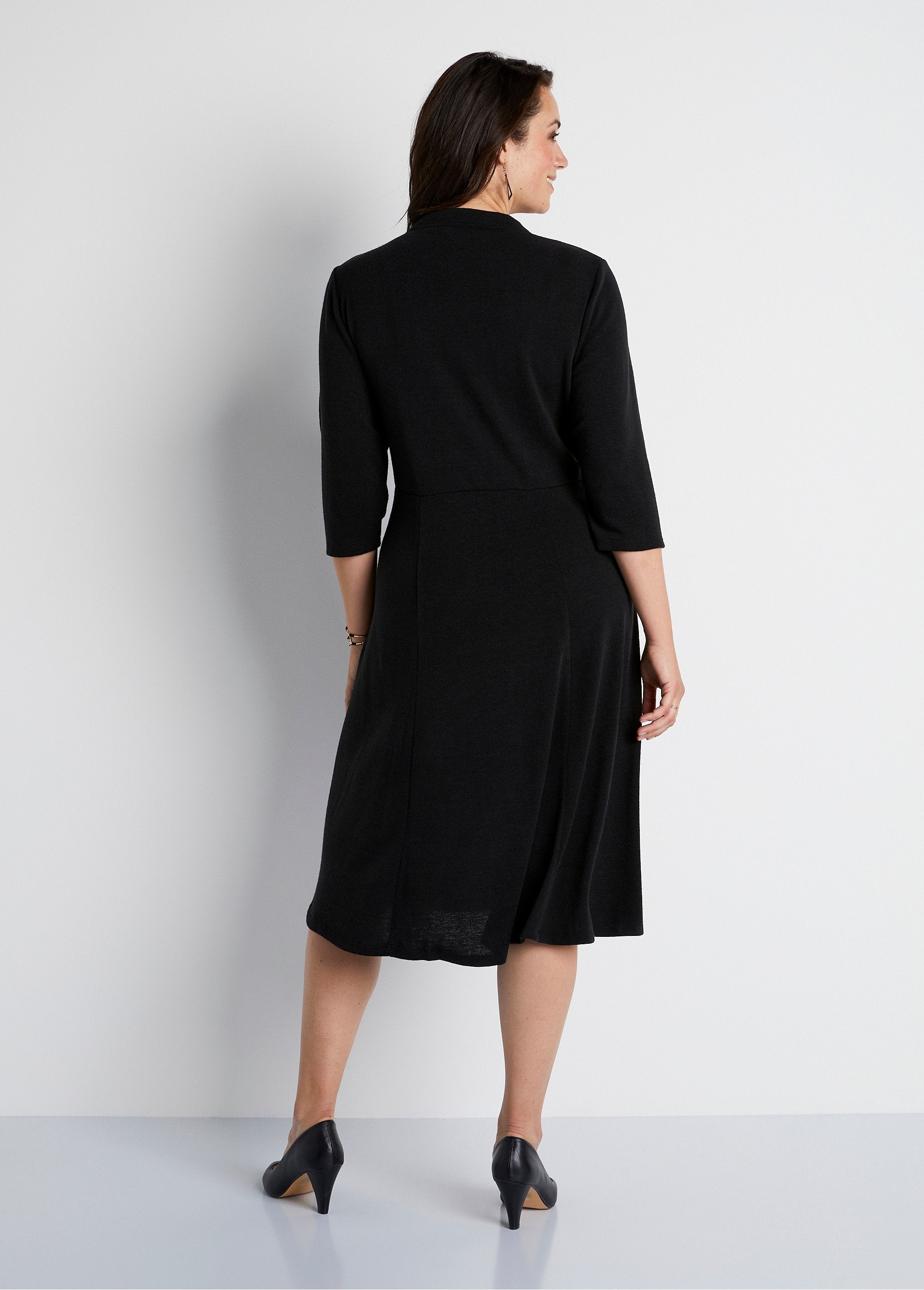 Short_wrap_dress_with_3/4_sleeves_Black_DO1_curvy