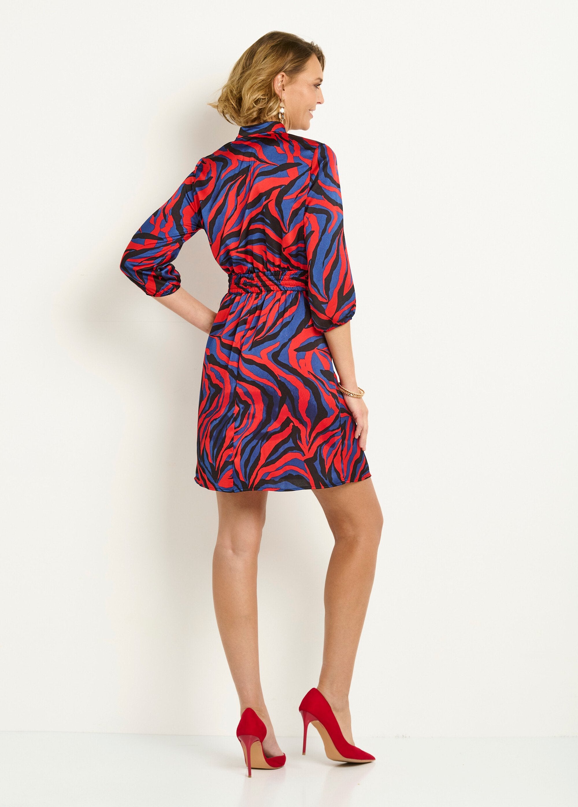 Short_wrap_dress_with_colorful_zebra_print_Red_and_blue_DO1_slim