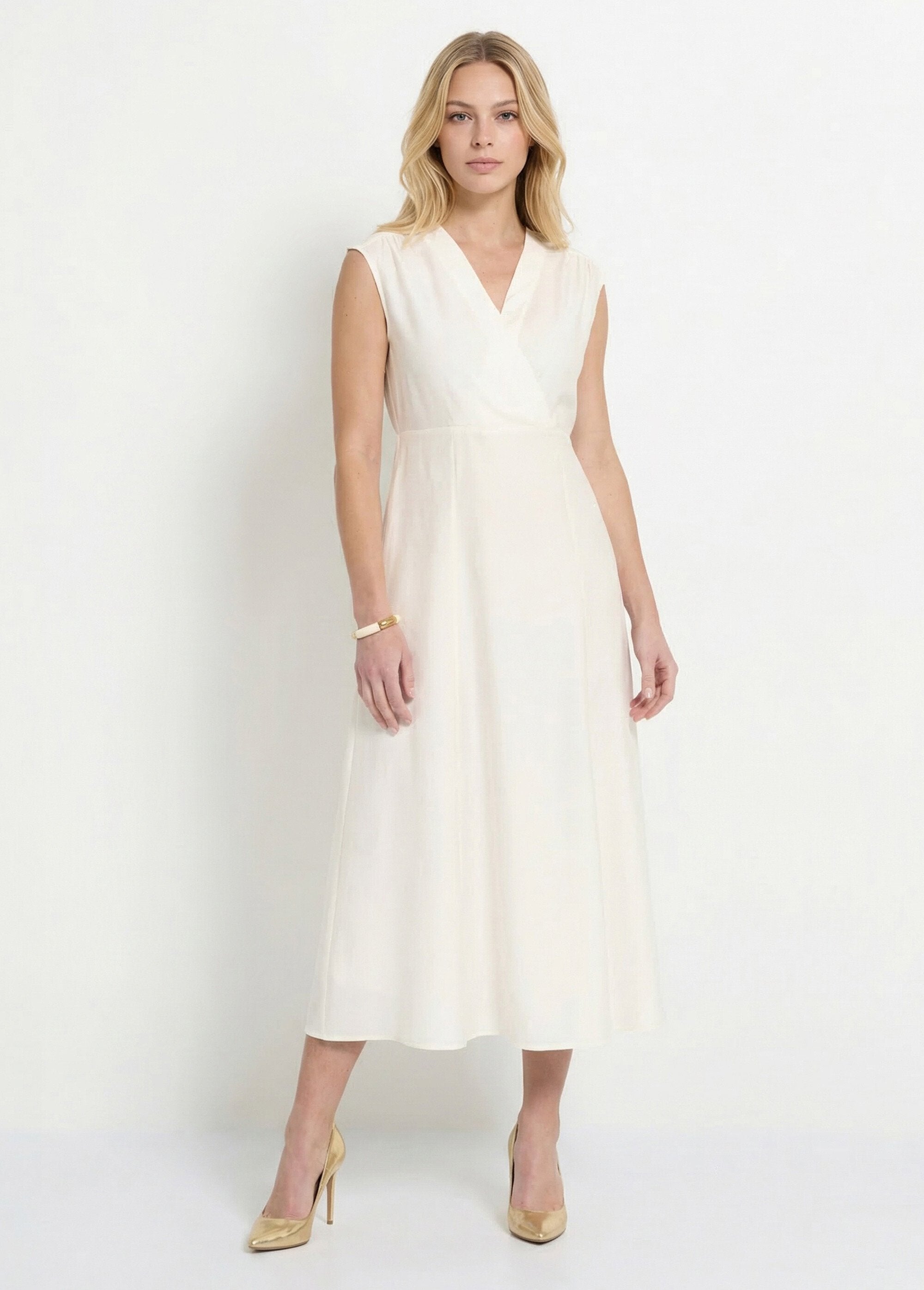 Long_sleeveless_dress_with_sweetheart_neckline_White_FA1_slim