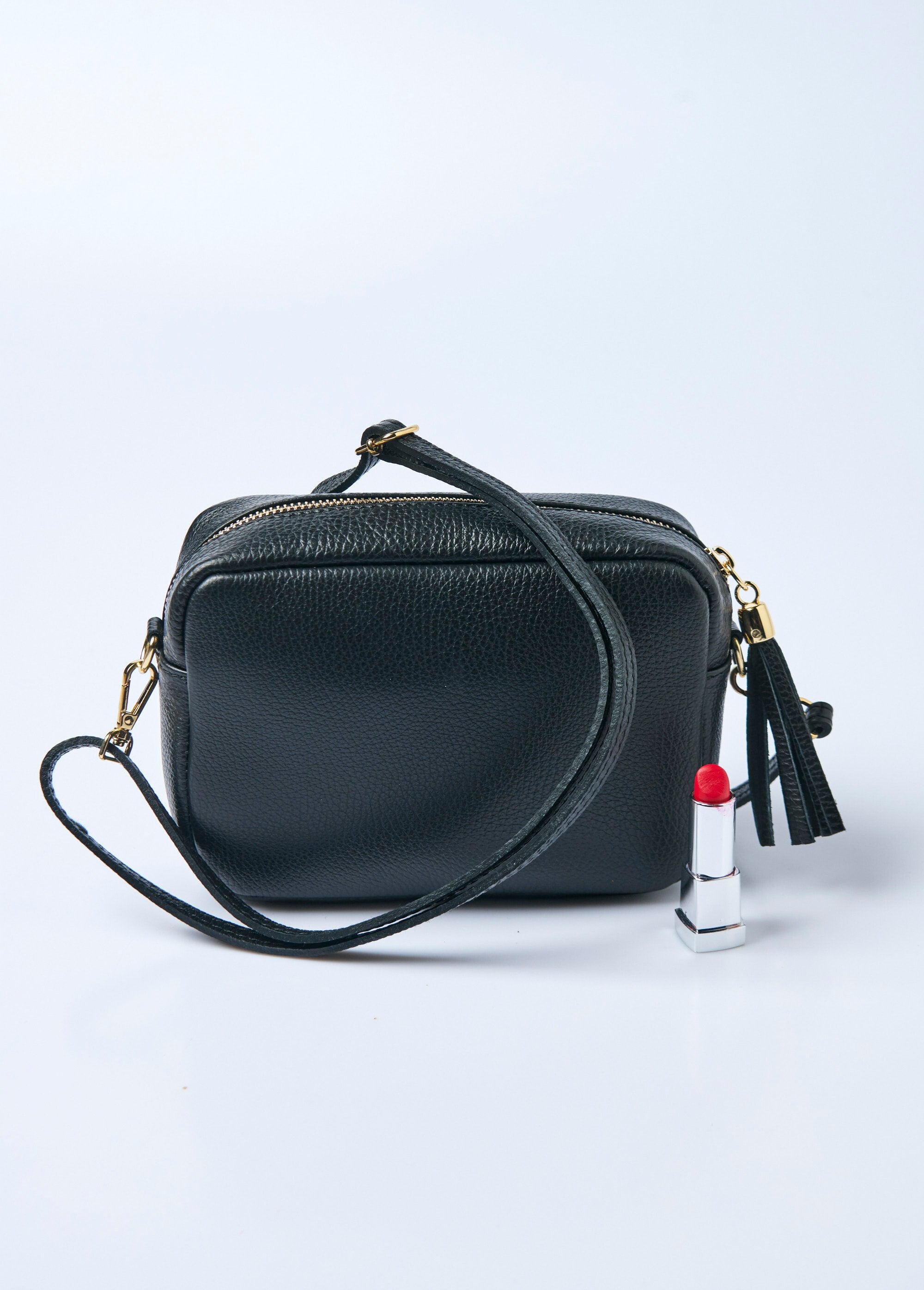 Rectangular_grained_leather_shoulder_bag_Black_DE2_slim