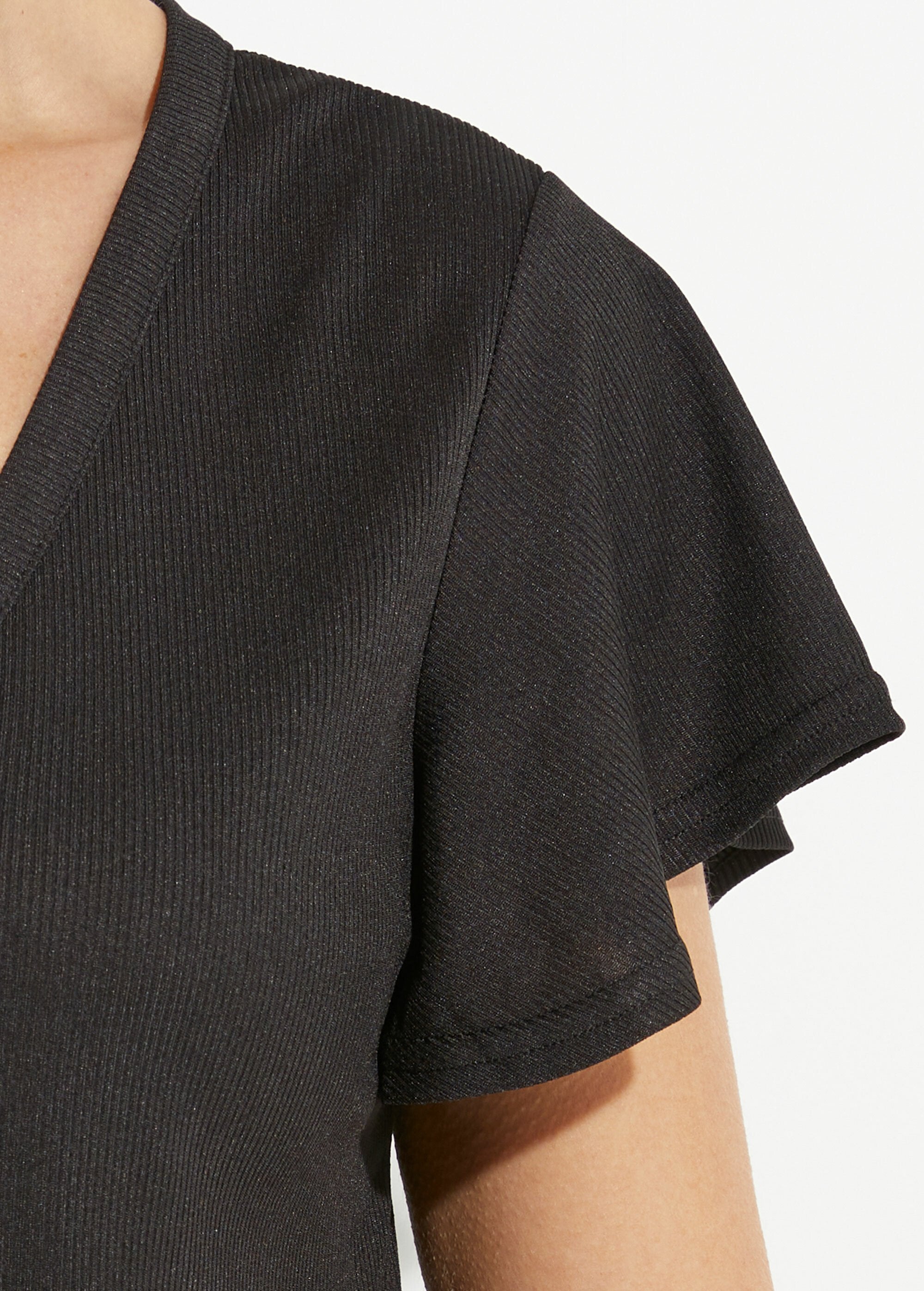 T-shirt_col_V_jersey_cotelé,_Essentiel_Noir_DE2_slim