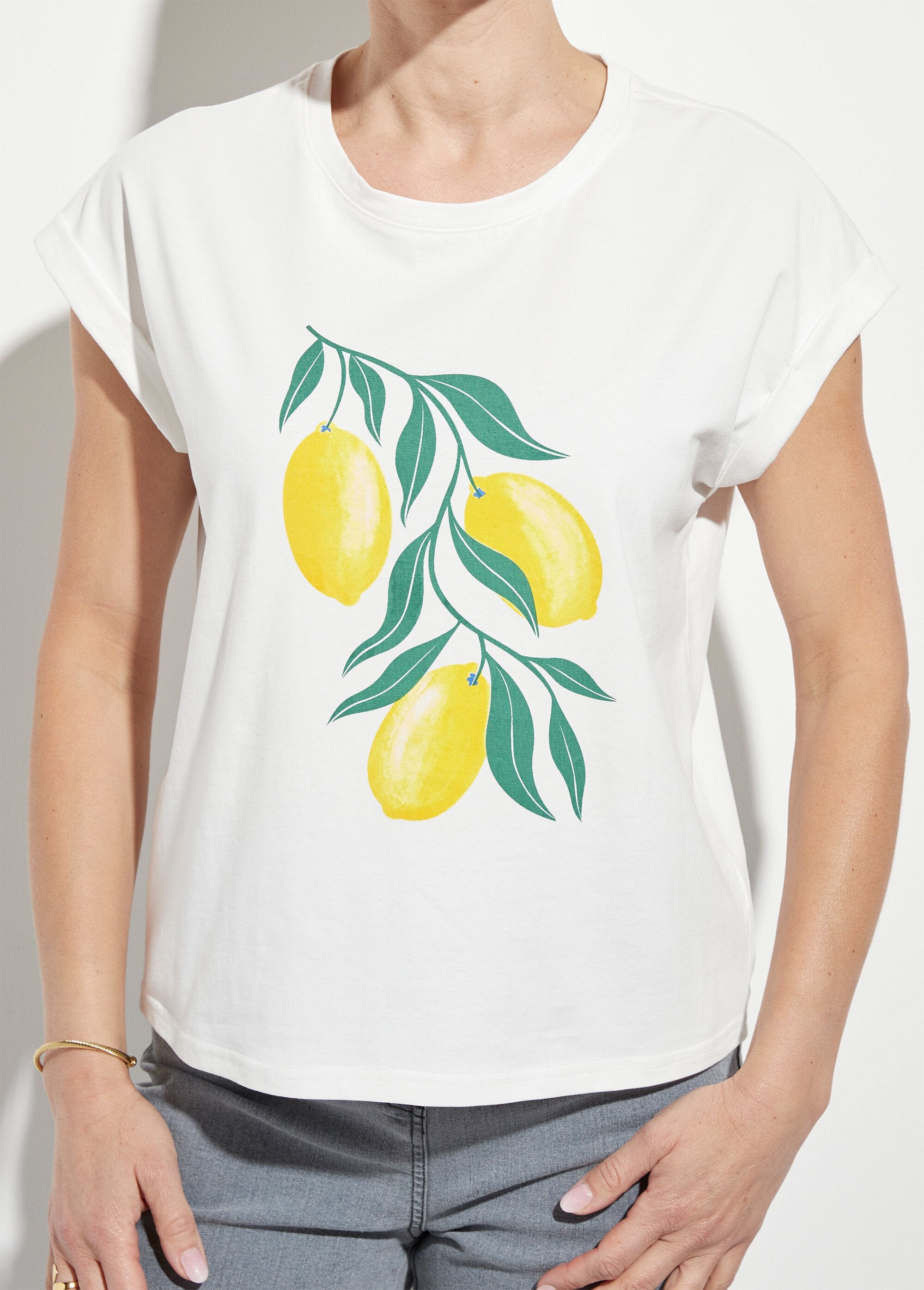Round_neck_lemon_motif_T-shirt_White_DE1_slim