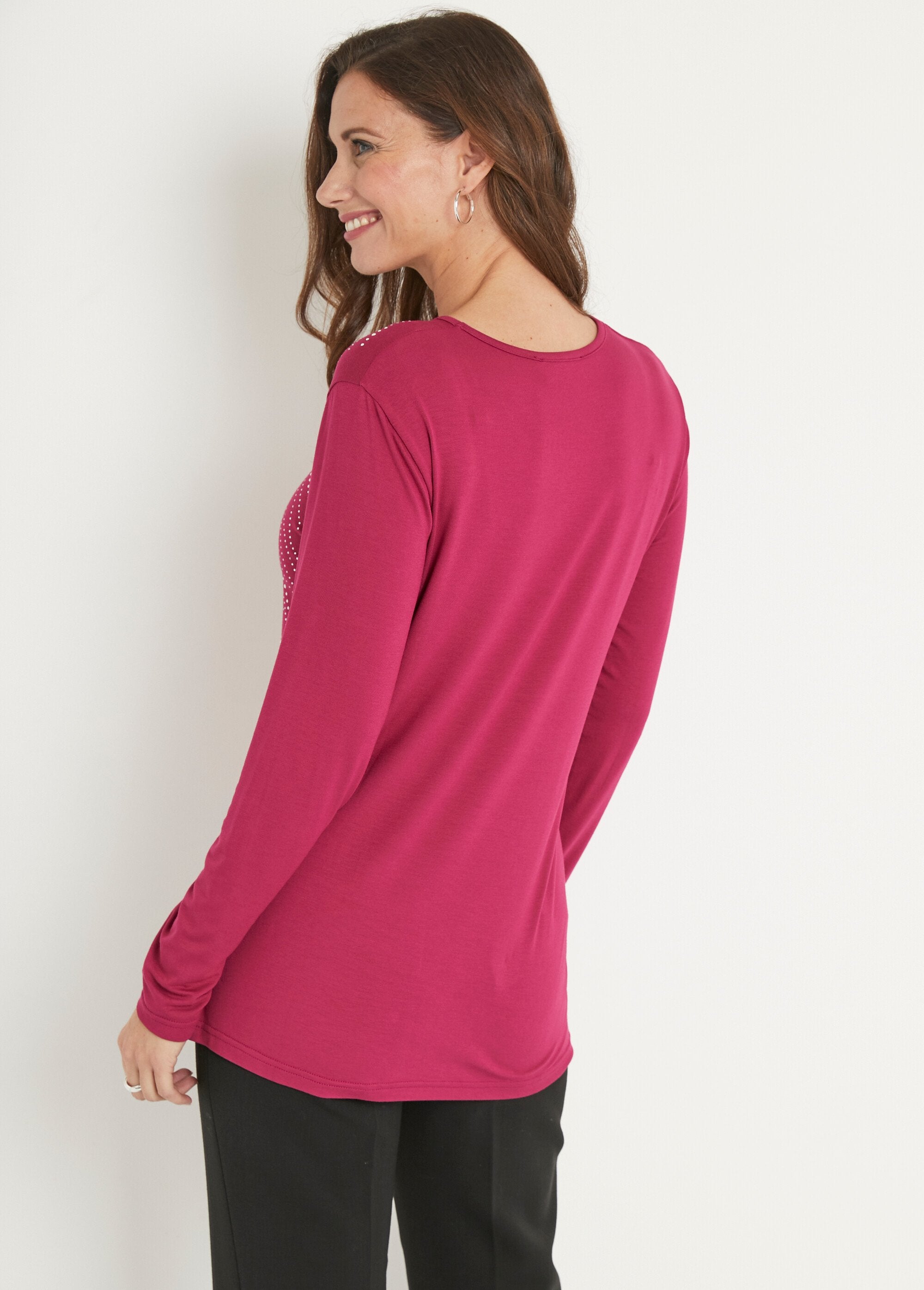 Short_straight_plain_T-shirt_with_rhinestone_round_collar_Cassis_DO1_slim