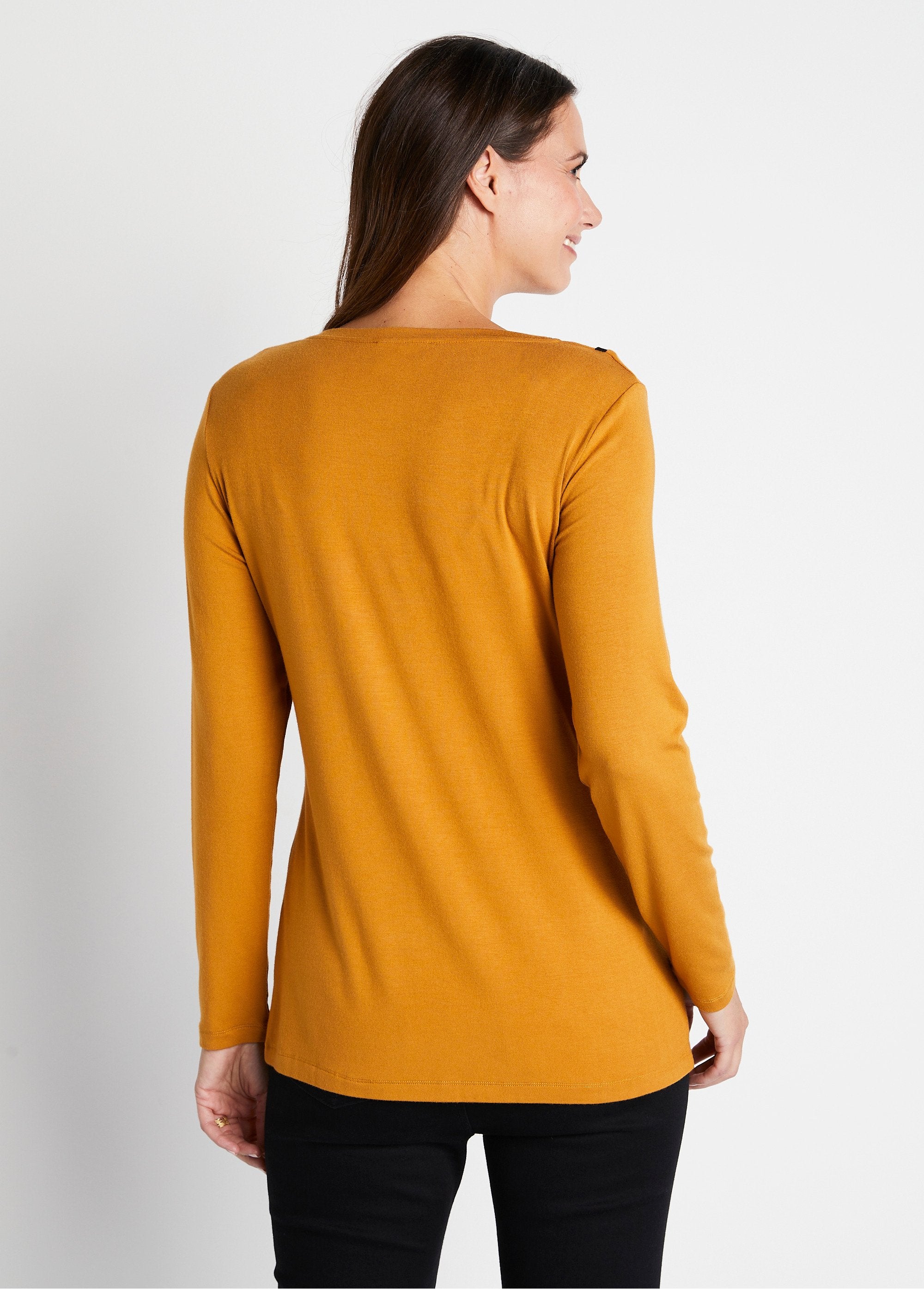 Flowing_round_neck_t-shirt_with_rhinestones_Honey_DO1_slim