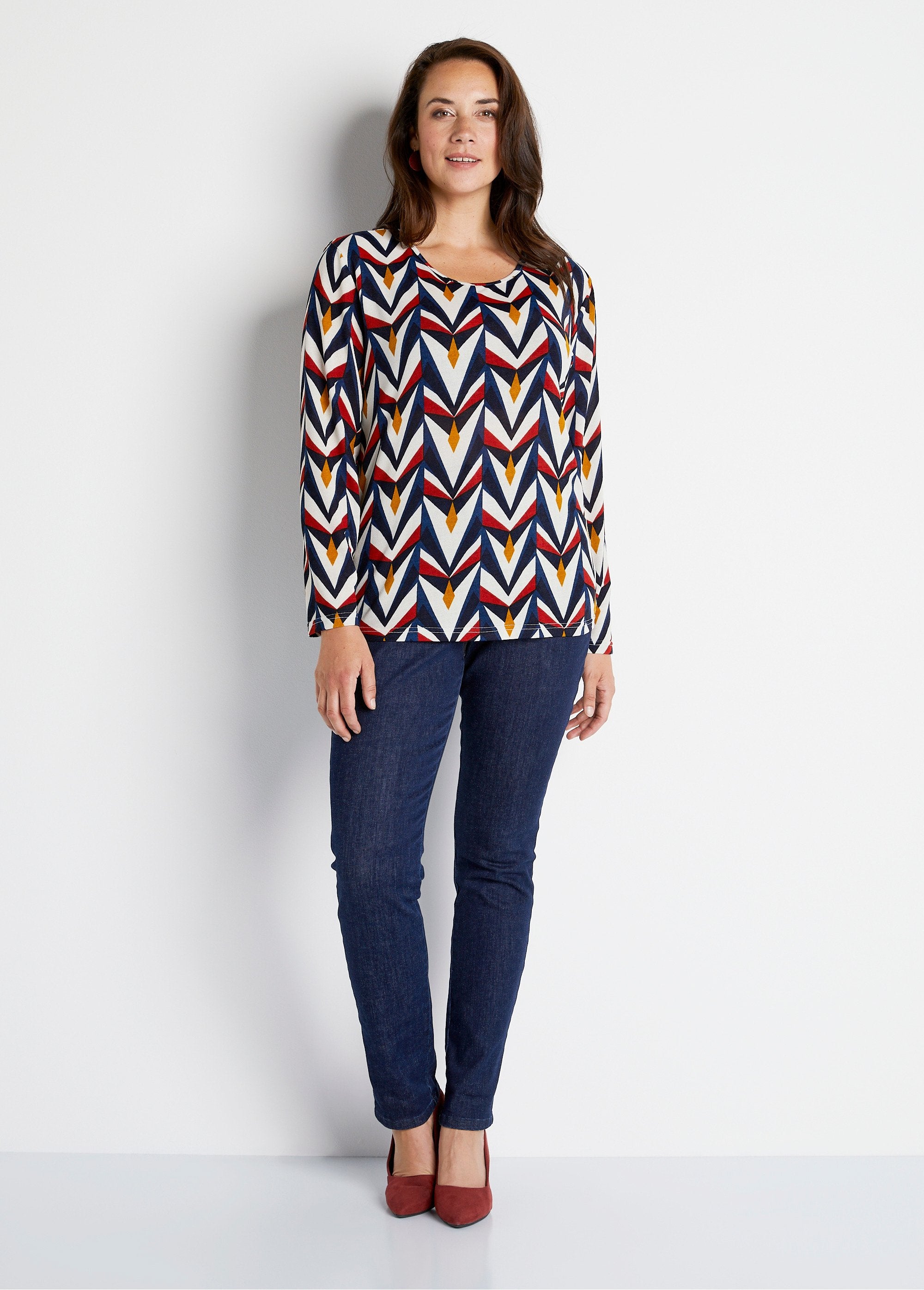 Printed_straight_long-sleeved_T-shirt_Ecru_and_navy_SF1_curvy