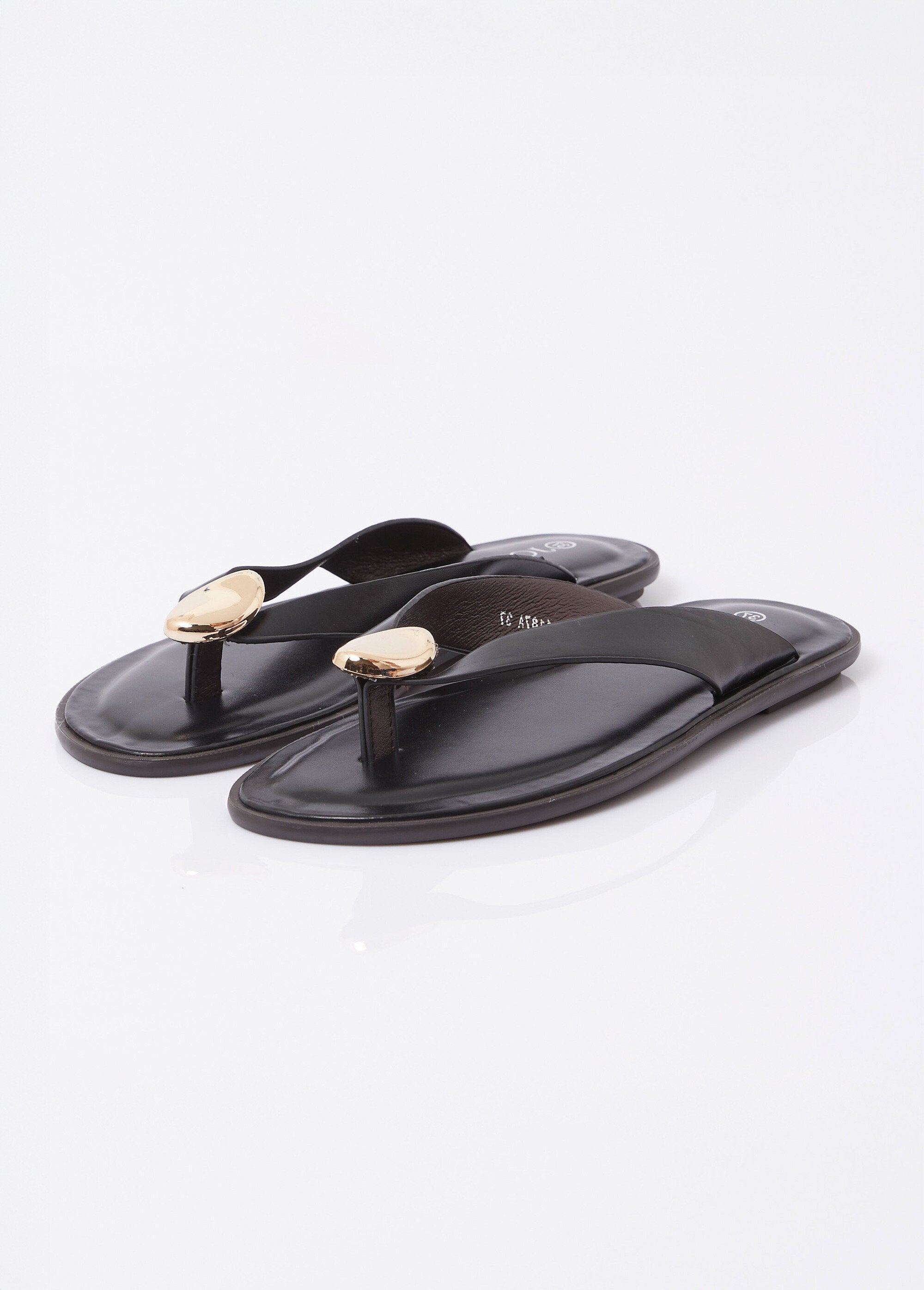 Faux_leather_flip-flops_with_metal_jewel_detail_Black_DE1_slim