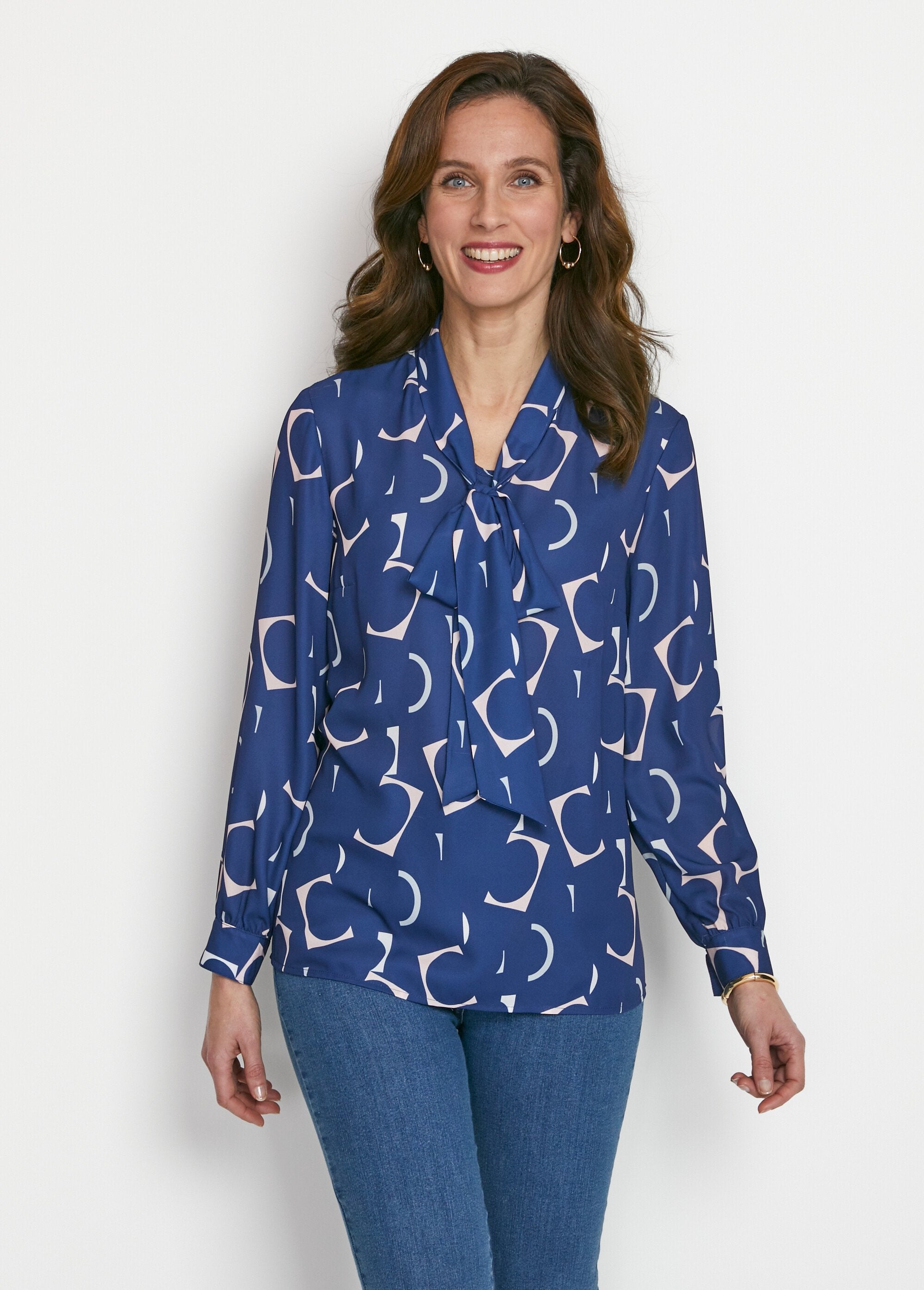 Long_flowing_printed_tunic_Blue_background_FA1_slim