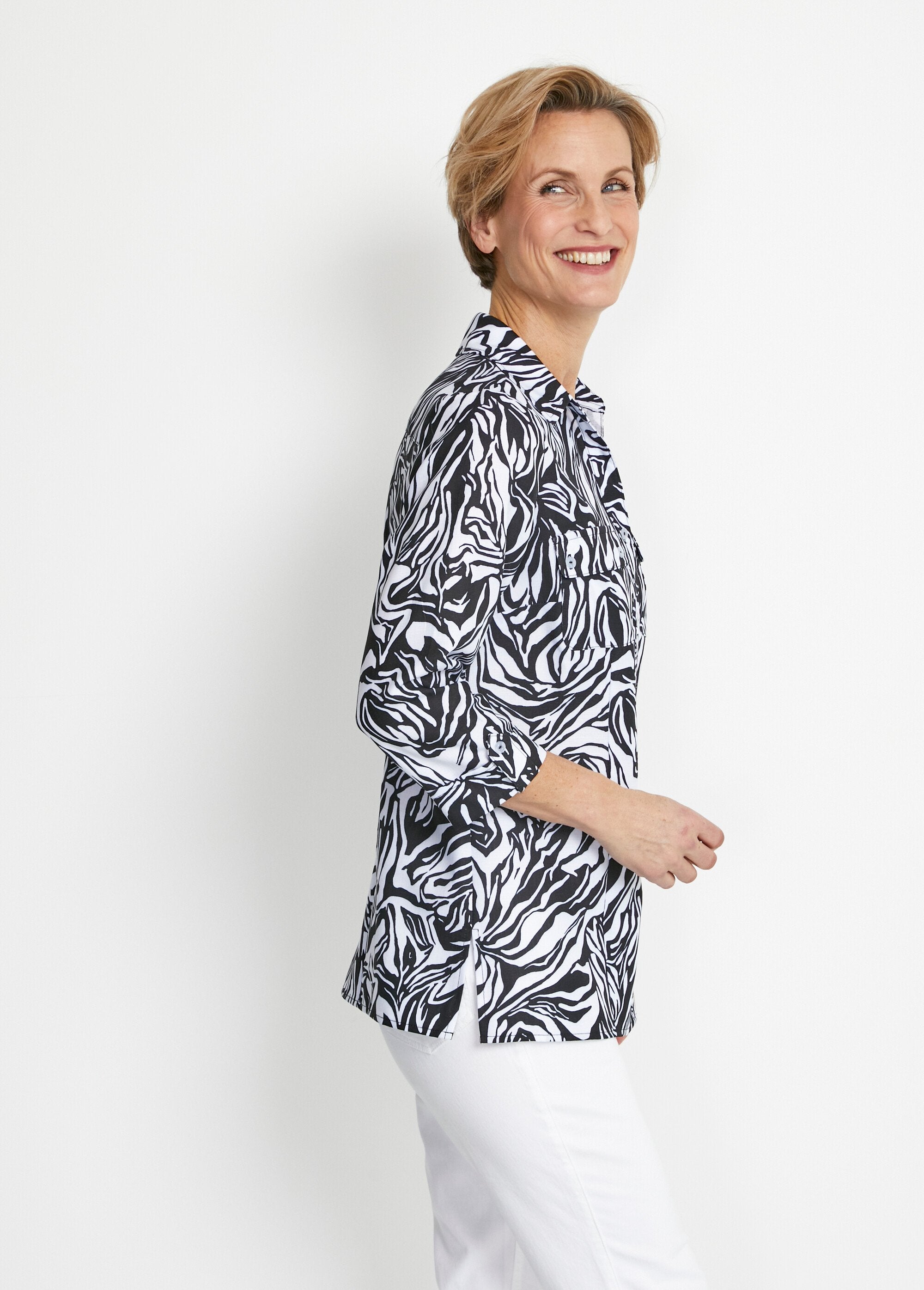 Printed_tunic_with_3/4_sleeves_White_and_Black_DR1_slim