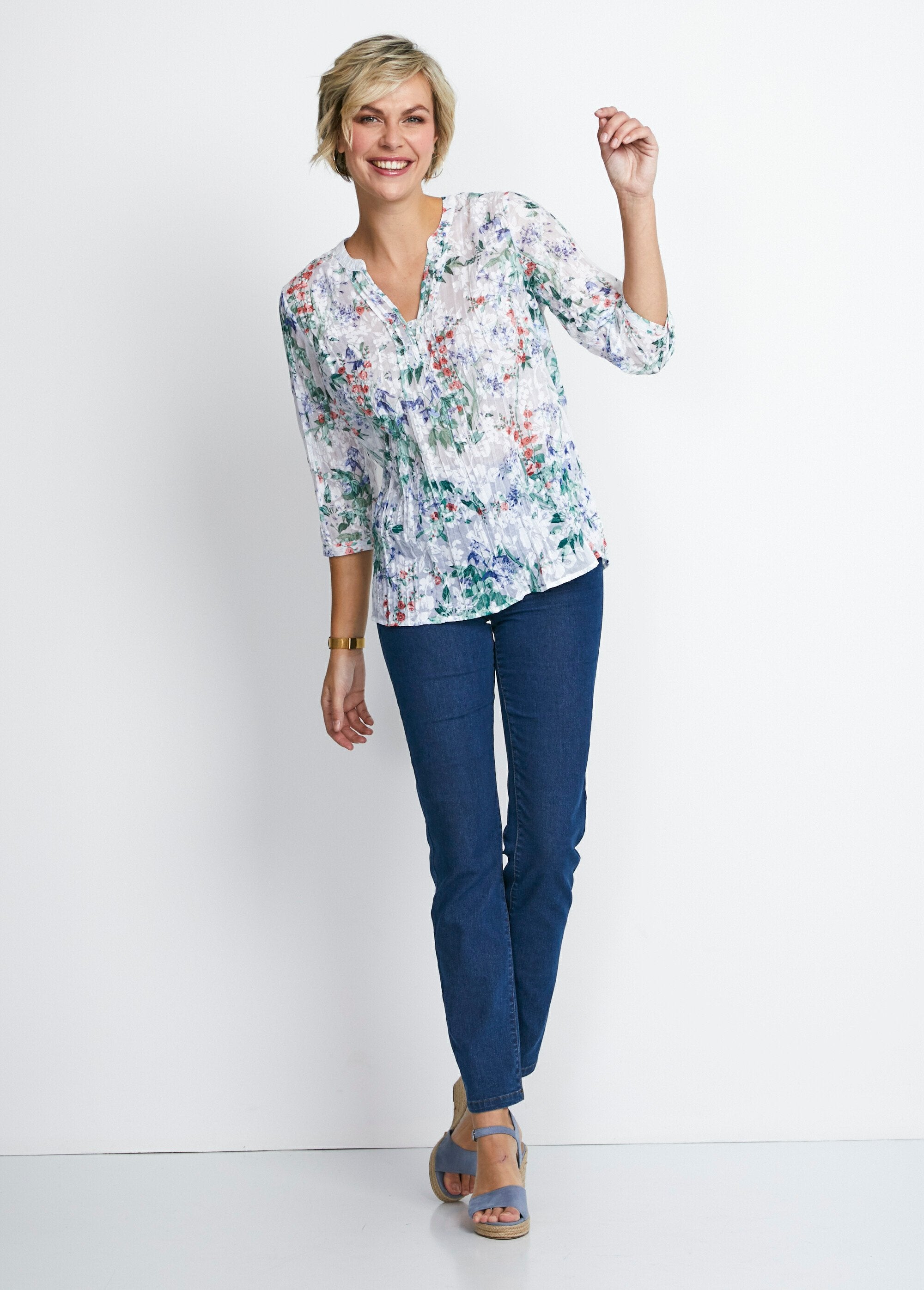 Loose_floral_3/4_sleeve_tunic_White_background_SF1_slim